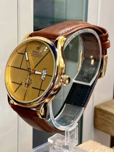 men watch